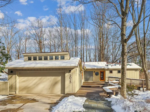 2025 Peppermint Ct, Reston, VA 20191