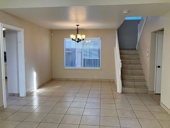 3rd image of 5494 Greenoaks Dr