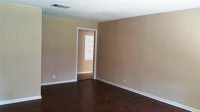 2nd image of 4709 E Loraine St