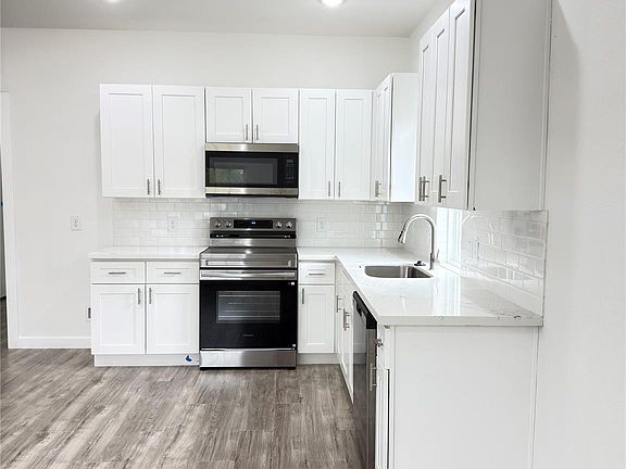 5th image of 7502 Laura Koppe Rd #B