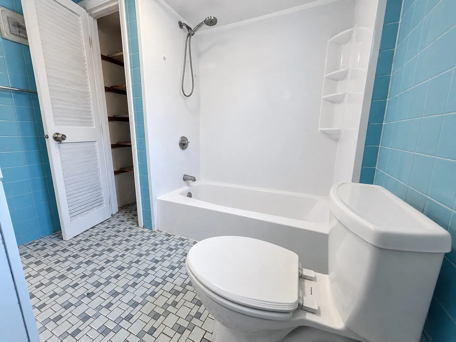 4 bed, 2.0 bath, 1457 sqft, $3,500 — Photo 3