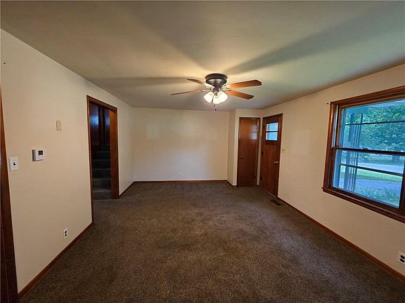 4th image of 210 W Fields Blvd