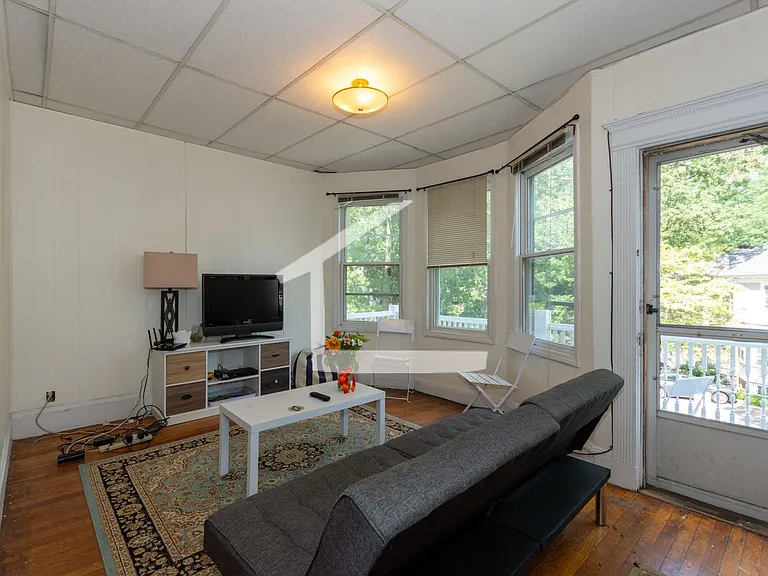 143 Kilsyth Rd #3 — Photo 3