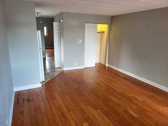 Clothes closet, Heat control on wall.