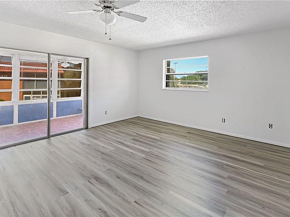 3rd image of 21 Pine Arbor Ln APT 205