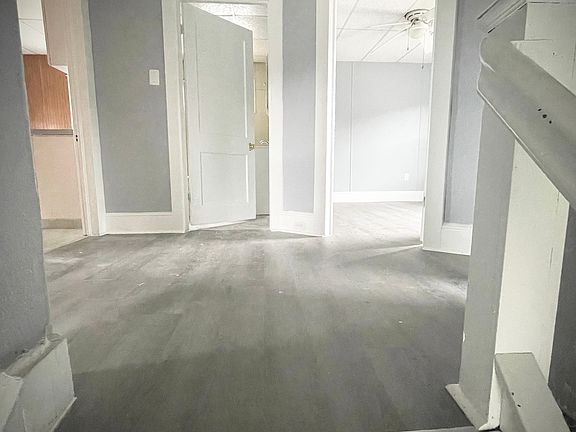 4th image of 211 Oak St