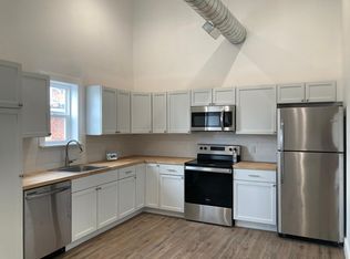 104 E Maple St, Holly, MI 48442