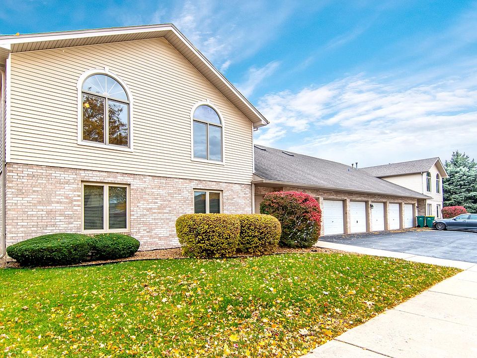 1st image of 2662 Crescenzo Dr #2662