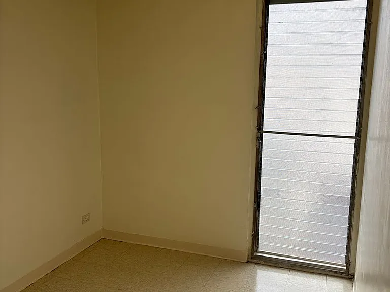 810 University Ave #203 — Photo 8