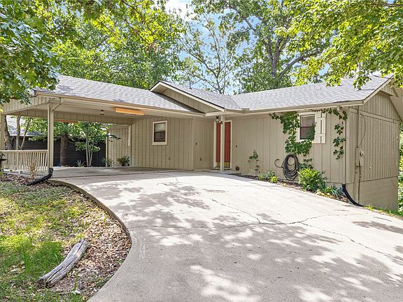 3rd image of 6 Kensington Dr