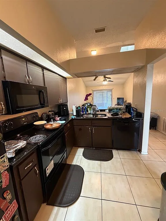 2 bed, 2.0 bath, 868 sqft, $1,650 — Photo 4