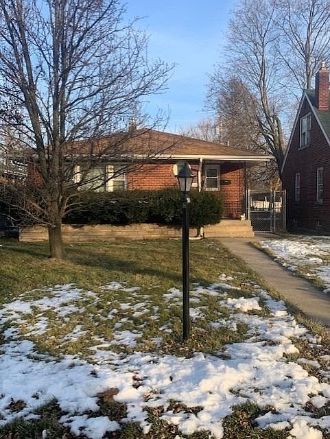2nd image of 4815 Adams St