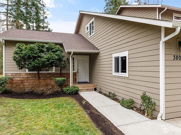 4th image of 380 Ledgewood Beach Drive