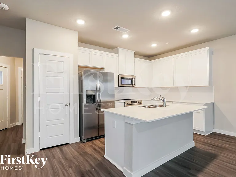 373 N Centro Cir — Photo 9