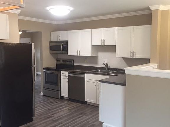 2nd image of 8072 Congresswood Ln