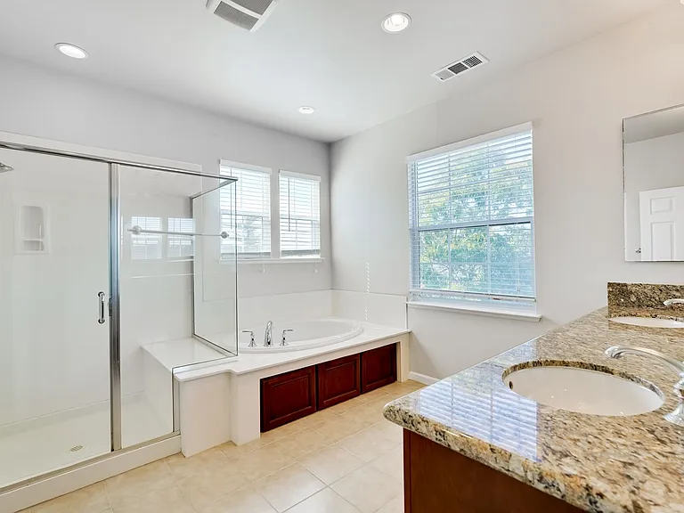 104 Alden Ct — Photo 25