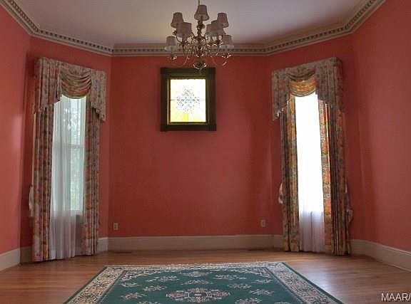 2nd image of 301 S Park St
