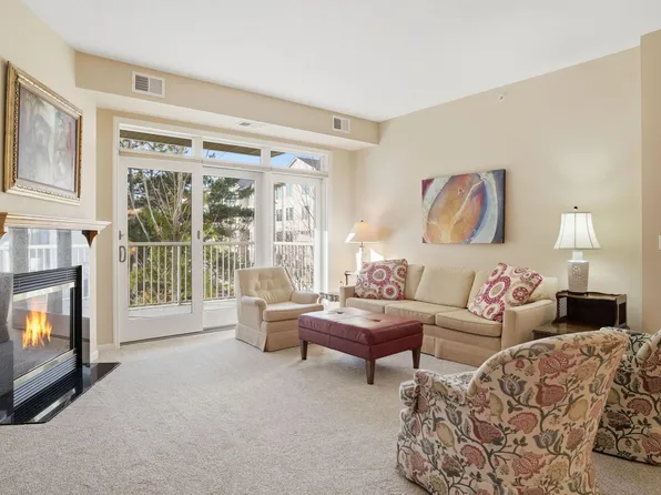 5250 Grandview Sq APT 2311, Edina, MN 55436