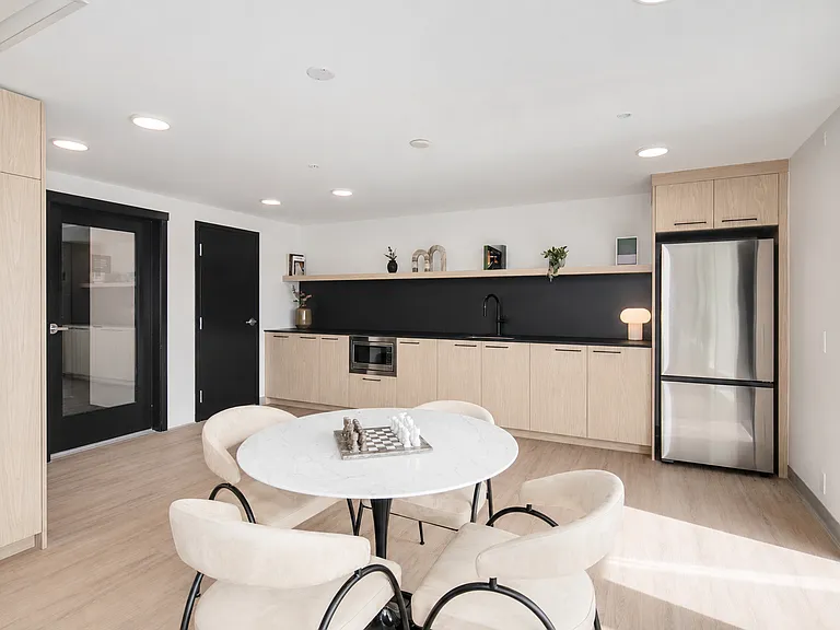 2108 W 16th Ave — Photo 12