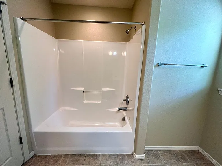 1048 SE Tamora Ave — Photo 11