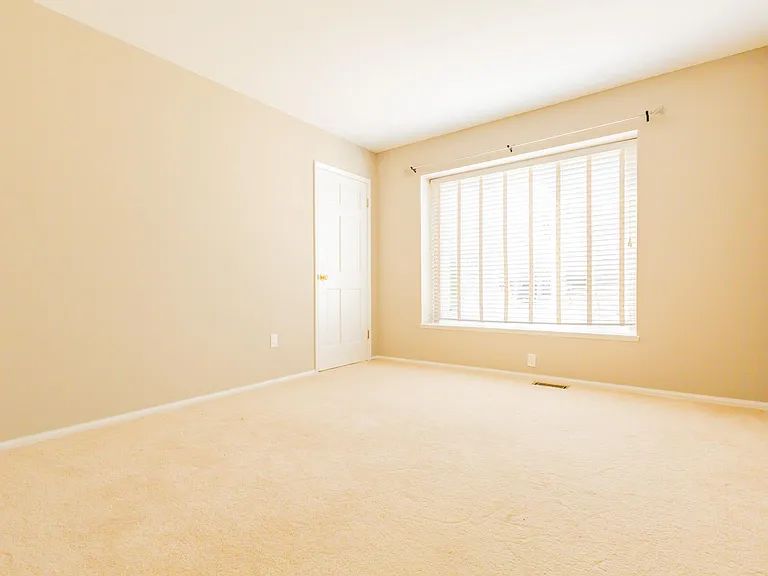 15222 Kempwood Dr — Photo 17