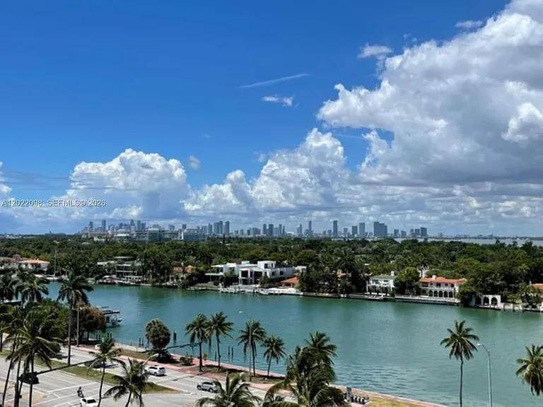 5313 Collins Ave #1004 — Photo 14