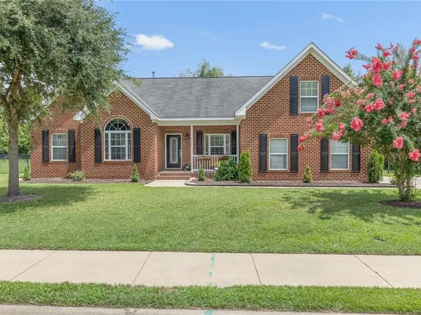 6025 Mainsail Ln, Suffolk, VA 23435