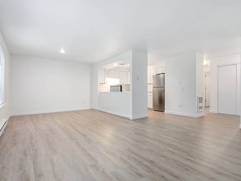 Glacier Park Apartments — Photo 43