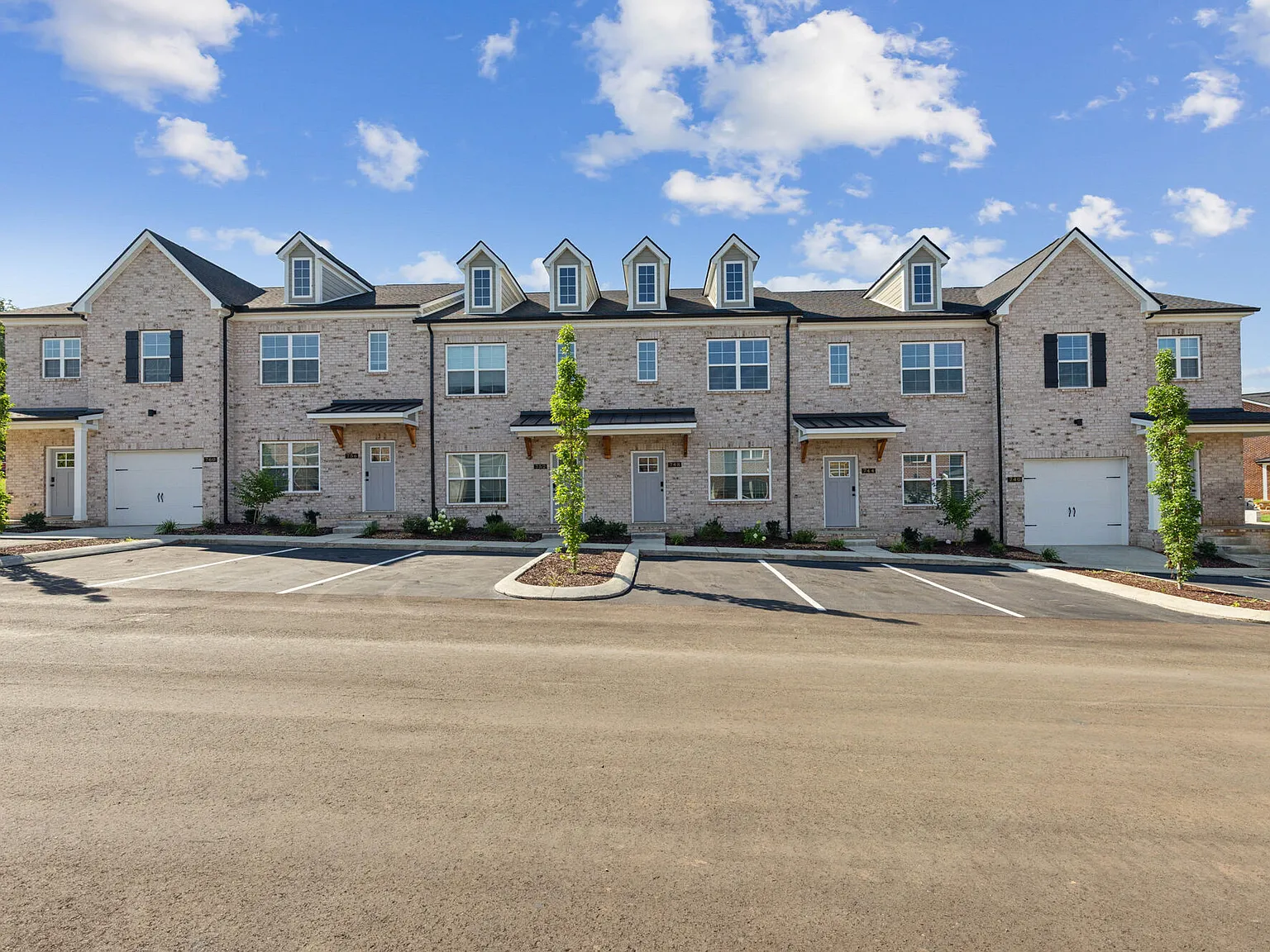 Blakeney Commons Townhomes — Photo 3