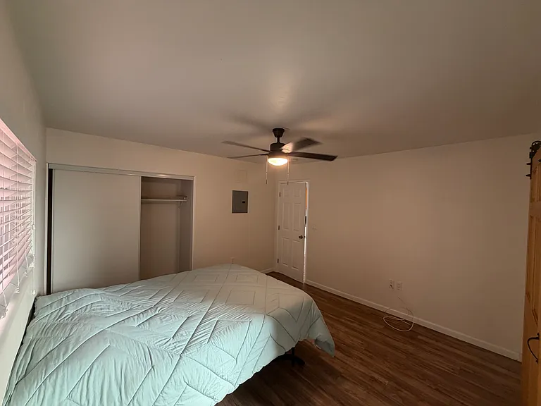 6802 Radio Dr — Photo 7