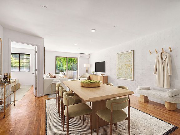 4th image of 976 Metropolitan Ave #1B