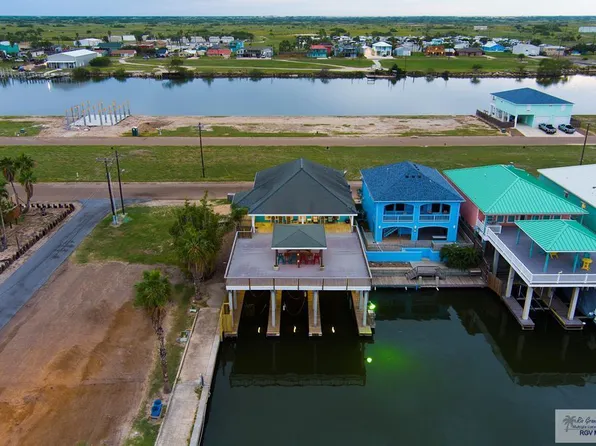 718 E Port Dr, Port Mansfield, TX 78598