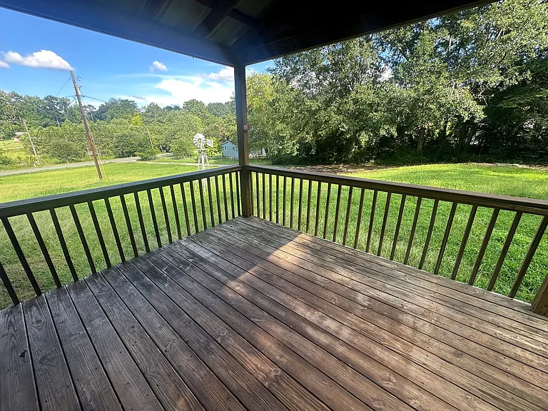 2107 Airport Rd — Photo 3