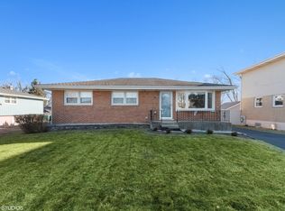 679 N Howard Ave, Elmhurst, IL 60126