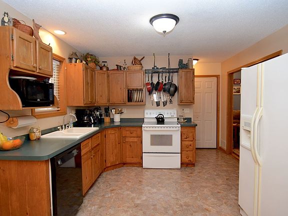4th image of 111 Karen Ln