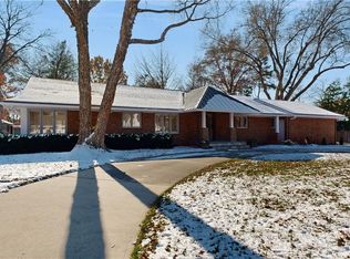 2811 W 66th St, Mission Hills, KS 66208
