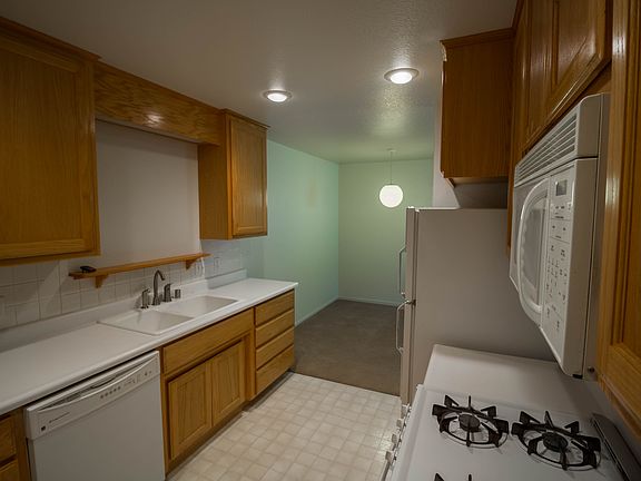 5th image of 25847 Madrone Dr