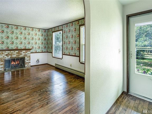 3rd image of 36507 108th Avenue Ct E