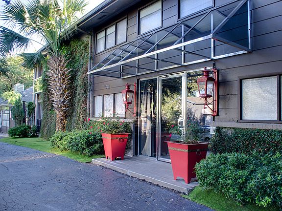 1001 Annex Entrance