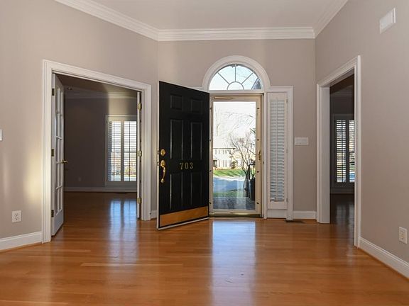4th image of 703 Glendevon Ct