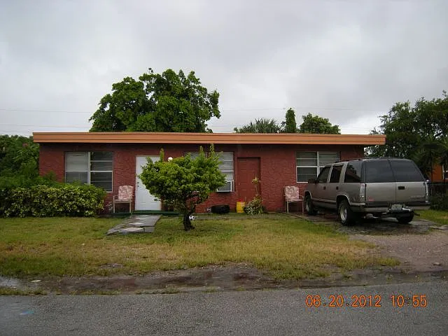2322 NW 13th St