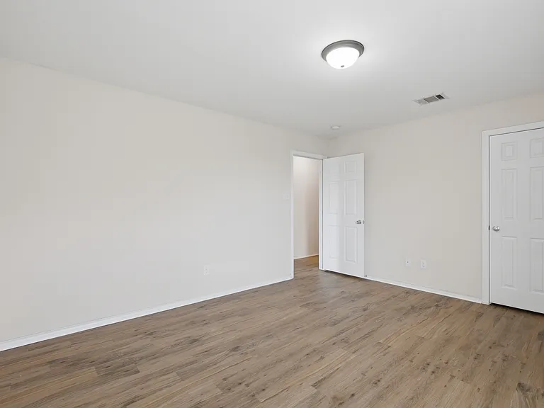 1928 Alanbrooke Dr — Photo 11