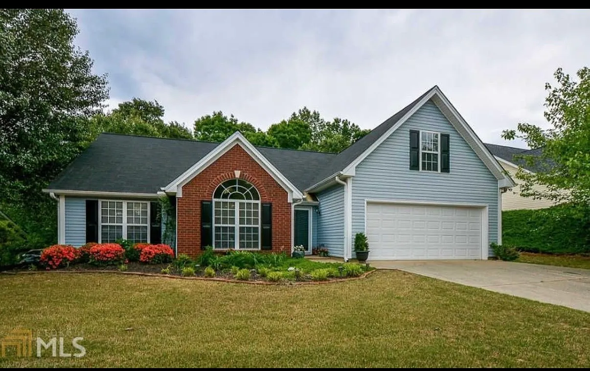 3 bed, 1741 sqft, $2,400 — Photo 2