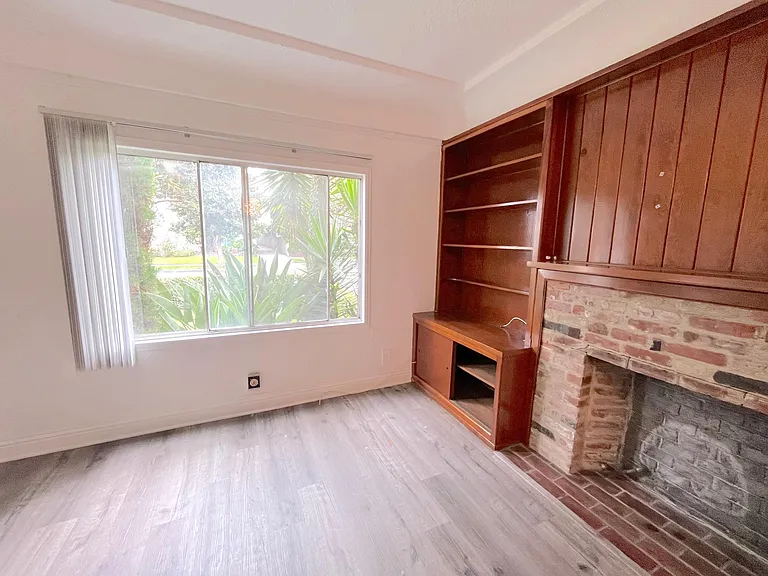 227 S Gale Dr #4 — Photo 4