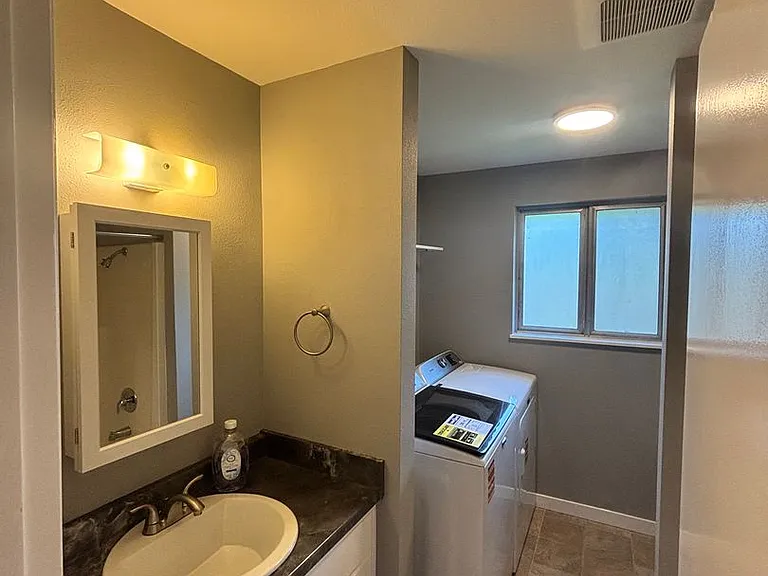 3550-3554 SW Beaverton Hillsdale Hwy — Photo 9