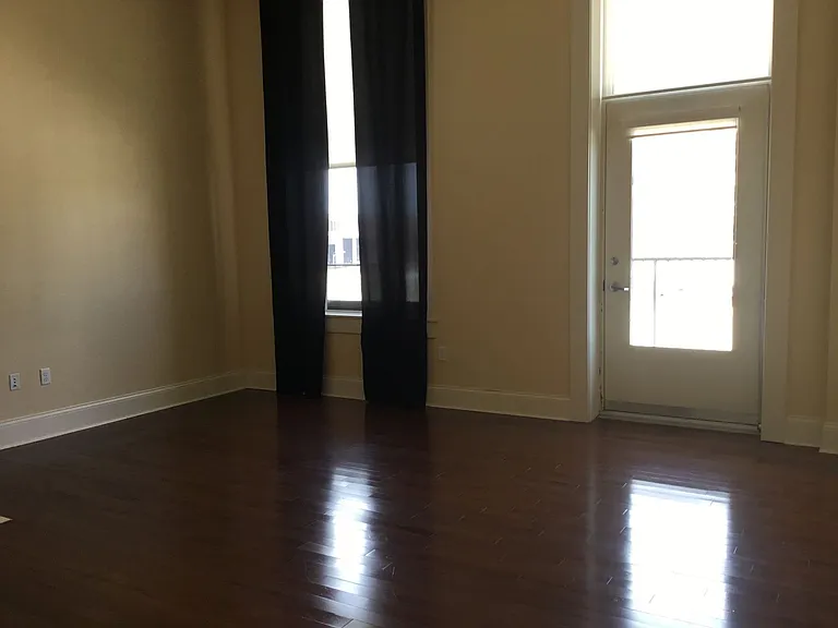 324 S Brady St — Photo 3