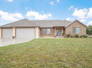 1740 W Big Meadows Ln, Nixa, MO 65714
