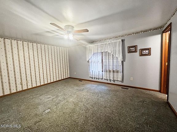 4th image of 114 Jackson St