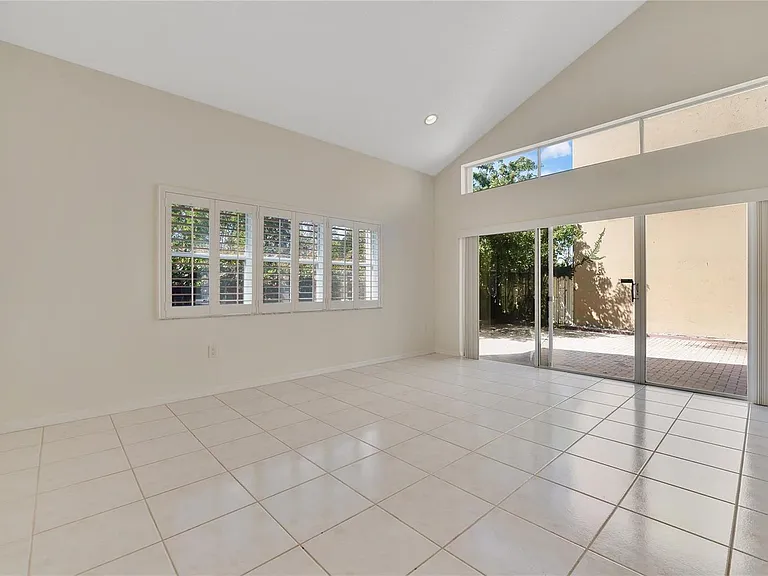 1840 Sweetbay Way #1840 — Photo 4