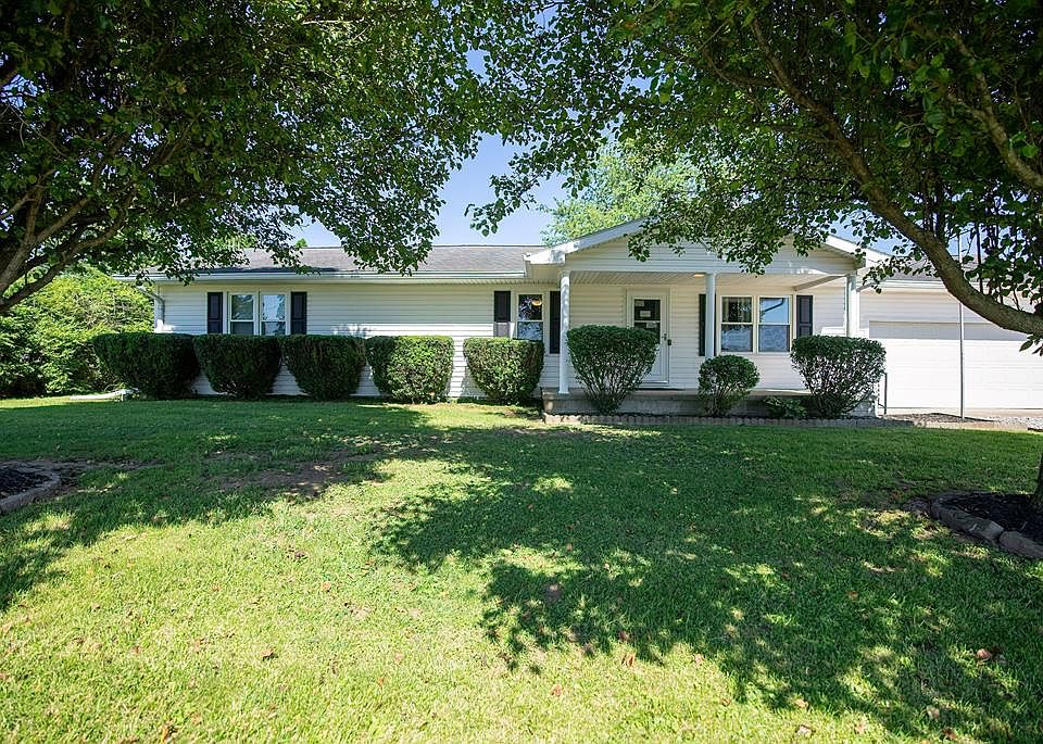 1st image of 2426 Lancaster Rd